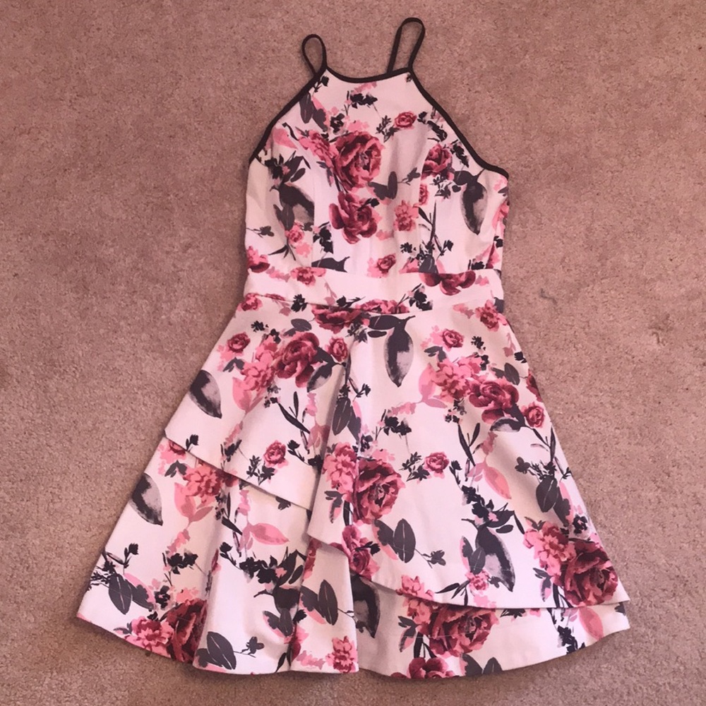 Women’s cute spring prom dress - Picture 4 of 6